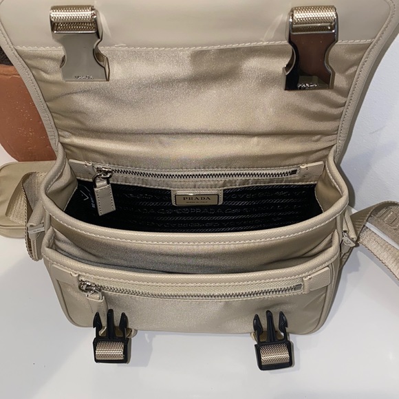 Prada Re-Nylon shoulder bag - Picture 6 of 12